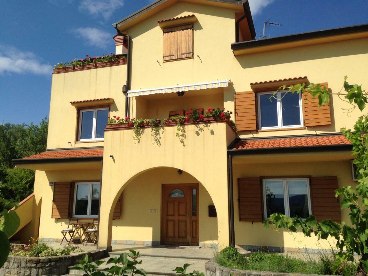Апартаменты Apartma Valmarin Spodnje Skofije Экстерьер фото